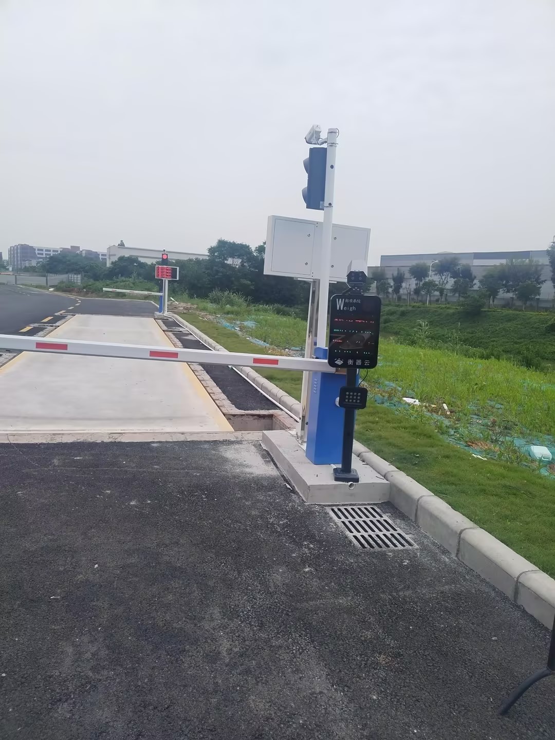 车牌识别无人值守地磅称重系统是如何完成称重的？